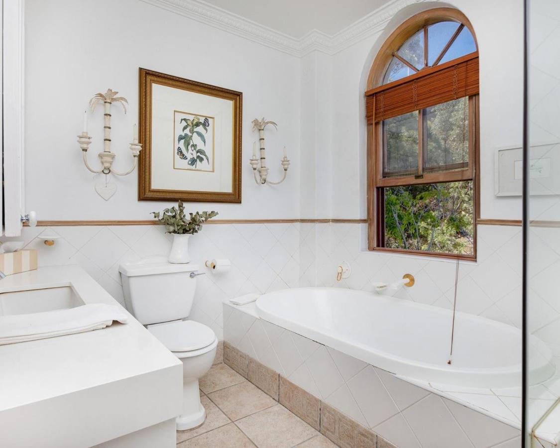 Villa Del Mar - "Luxurious En-Suite Bedroom With Lounge And Stunning Sea View Balcony In Bantry Bay" Fokváros Kültér fotó