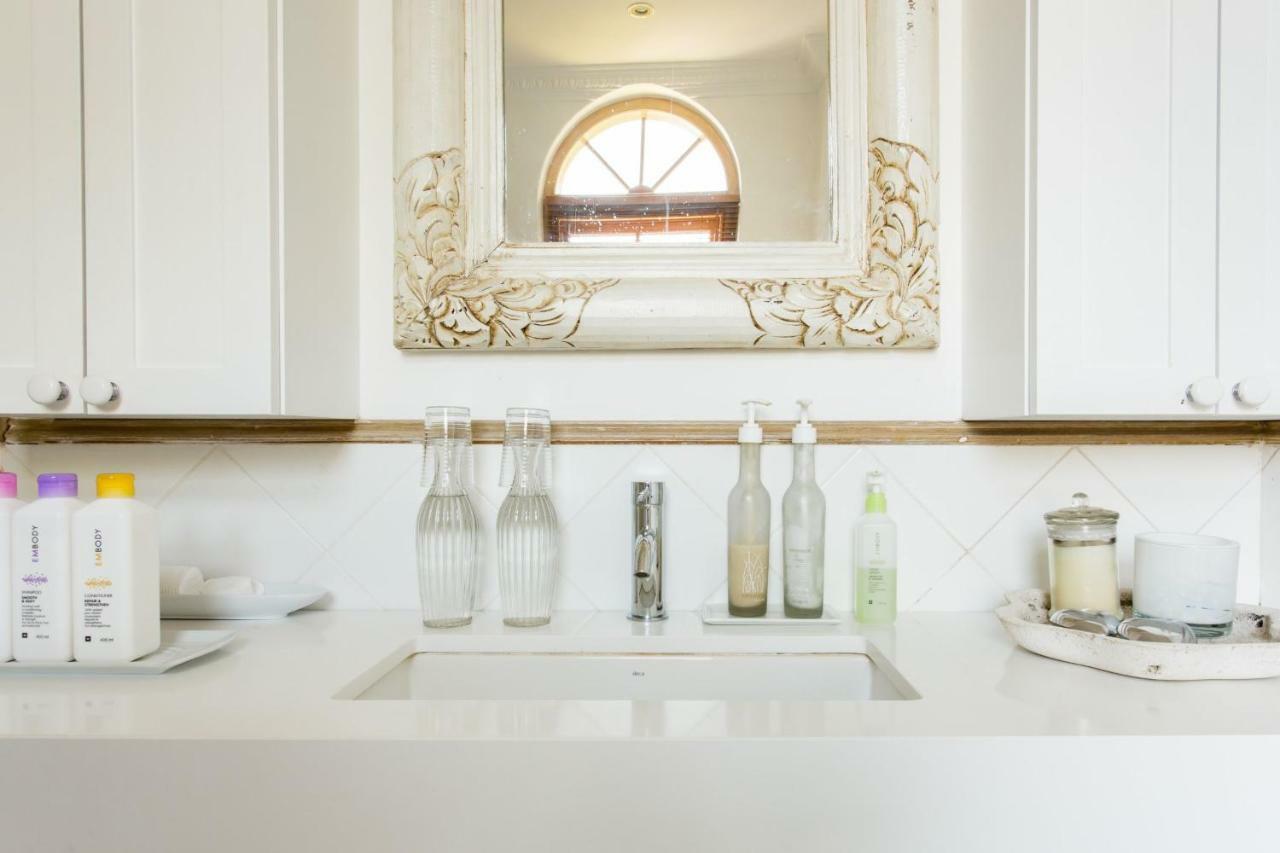 Villa Del Mar - "Luxurious En-Suite Bedroom With Lounge And Stunning Sea View Balcony In Bantry Bay" Fokváros Kültér fotó